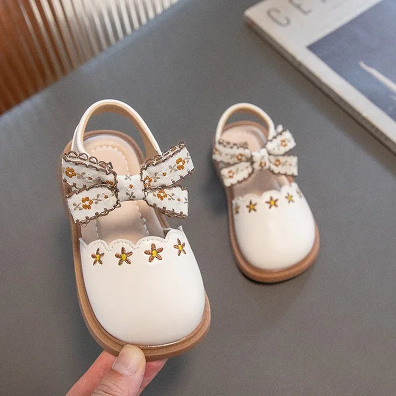 New Casual Shoes Girls Sandals French Style Toes Wrapped Round-Toe Kids Fashion Hook & Loop Children Flowers Print Bow Non-Slip