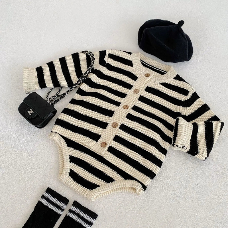 Spring and Autumn Newborn Infant Baby Boys and Girls Baby Set O-Neck Knitted Long-Sleeved Sweater and Briefs Dress Pants Suit