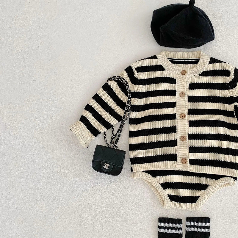 Spring and Autumn Newborn Infant Baby Boys and Girls Baby Set O-Neck Knitted Long-Sleeved Sweater and Briefs Dress Pants Suit