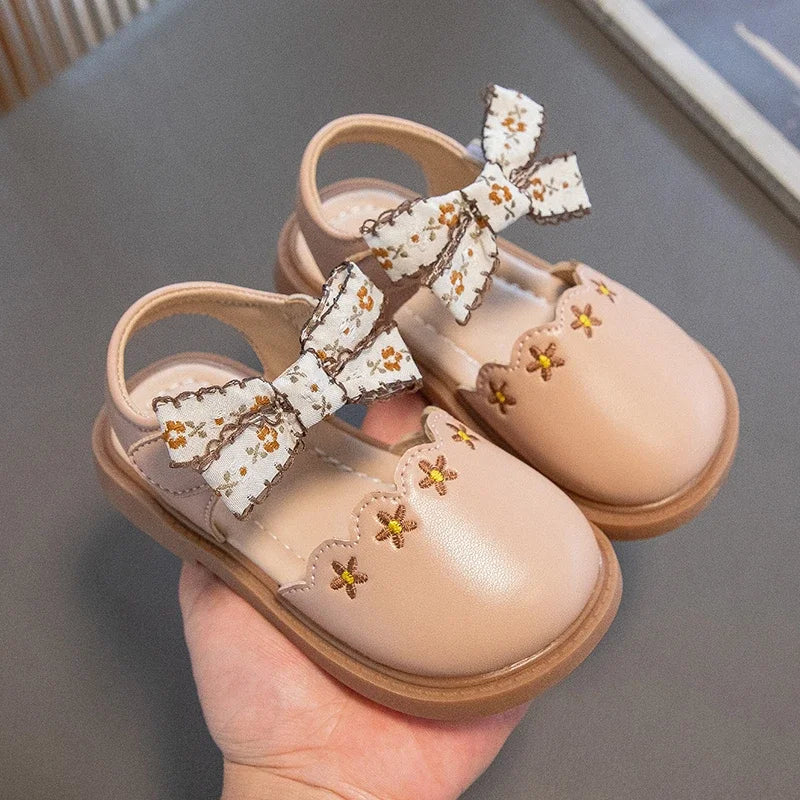 New Casual Shoes Girls Sandals French Style Toes Wrapped Round-Toe Kids Fashion Hook & Loop Children Flowers Print Bow Non-Slip