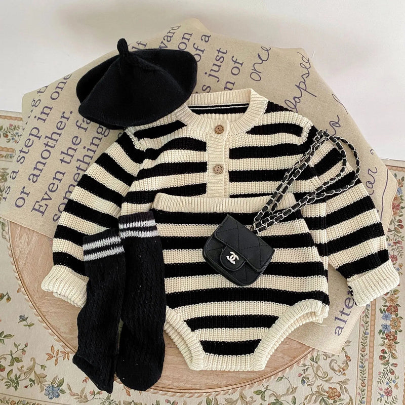 Spring and Autumn Newborn Infant Baby Boys and Girls Baby Set O-Neck Knitted Long-Sleeved Sweater and Briefs Dress Pants Suit