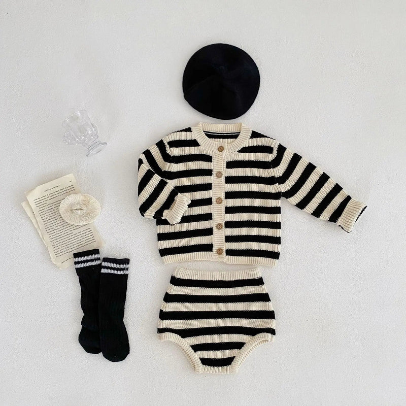 Spring and Autumn Newborn Infant Baby Boys and Girls Baby Set O-Neck Knitted Long-Sleeved Sweater and Briefs Dress Pants Suit